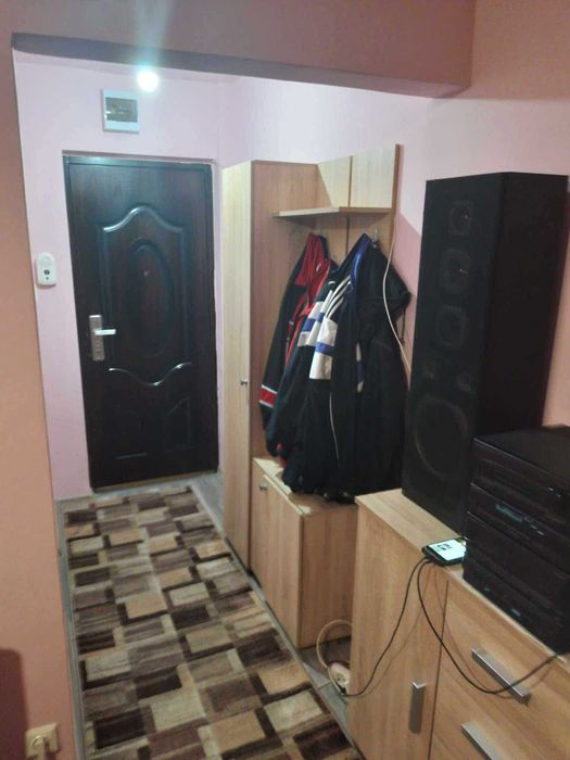 Vand apartament cu două camere