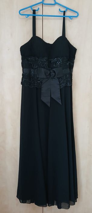 Lot rochii,geci,încălțări,costume
