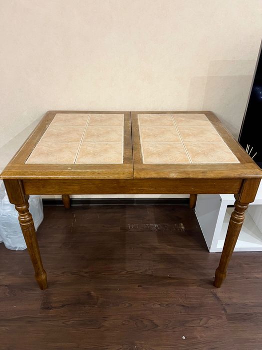 Стол кухонный деревянный