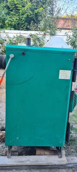 Vând centrala pe lemne 40 kw