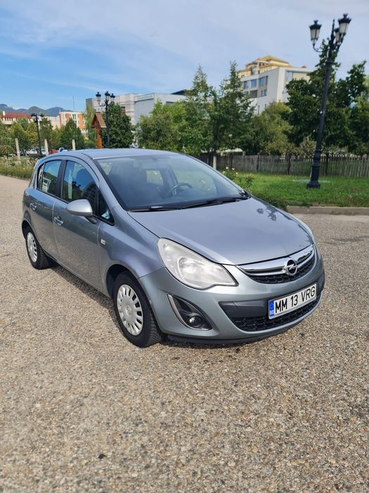 Vând Opel Corsa 2013 automata