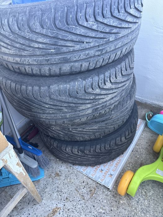 Vand 4  anvelope vara 205/55 16 Uniroyal