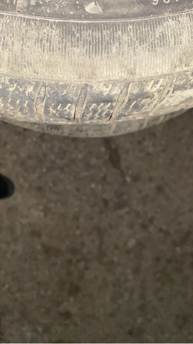 Продам шины на 215/45/17