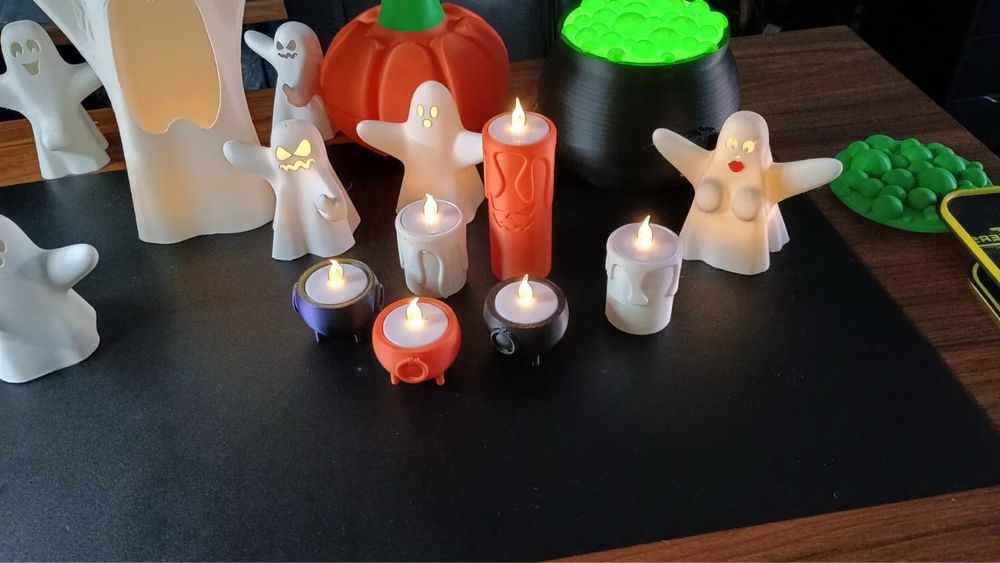 Fantoma halloween cu lumanare