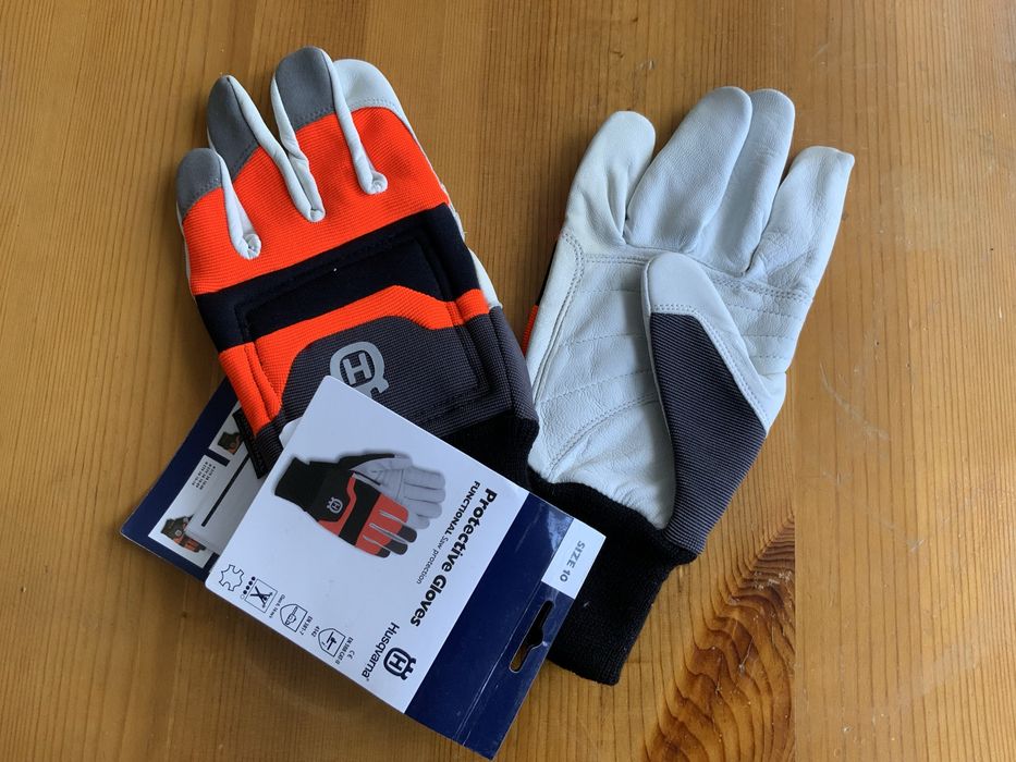 Мото панталони и мото аксесоари