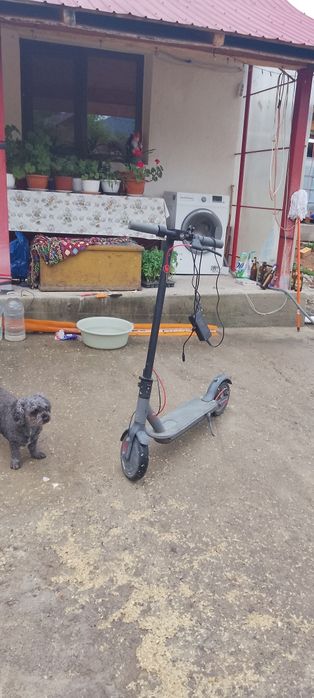 Trotinetă electrica 42 v stare foarte buna  prinde 30 km