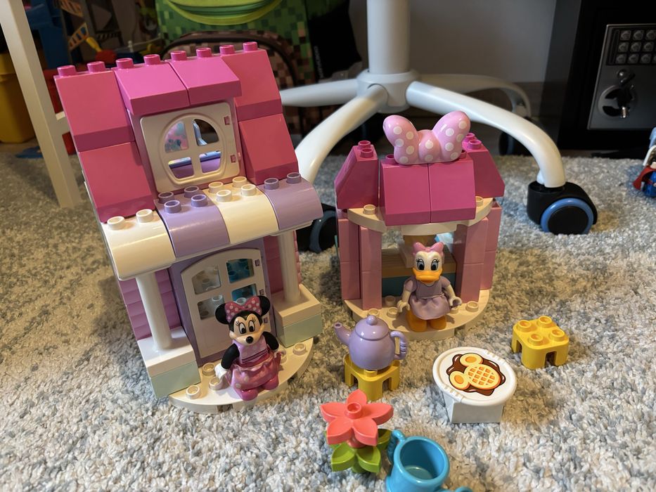 Lego duplo Minnie casa si cafenea