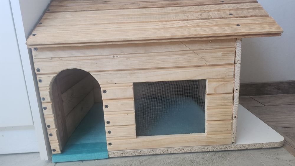 Дървена къща за куче малка порода