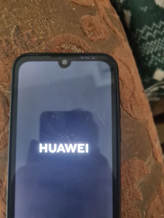 Продам телефон Huawei AMN-LX9