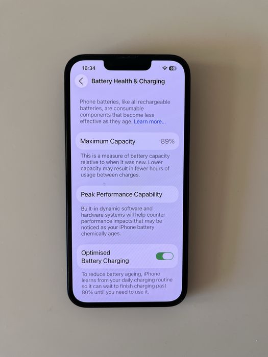 Iphone 14 (Отлично състояние) Midnight + Кутия и Кабел