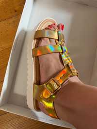 Sandale romane aurii