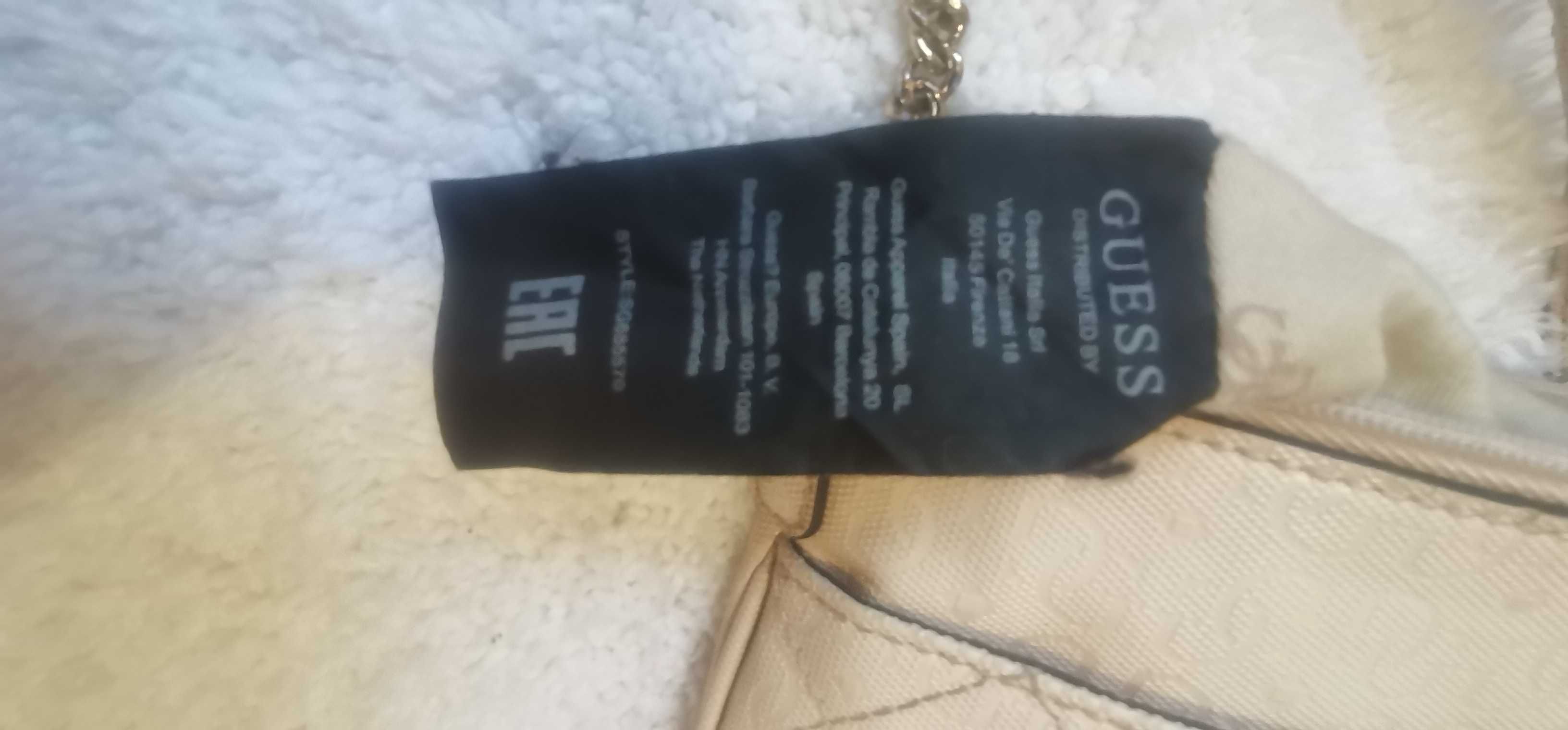 Оригинална чанта Guess