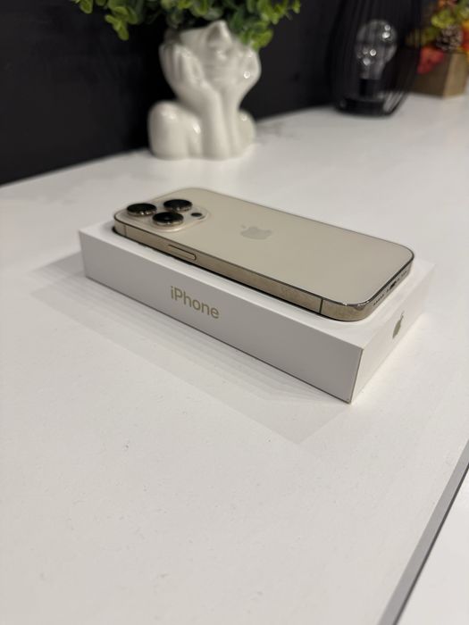 Vand iPhone 14 PRO GOLD Neverlocked