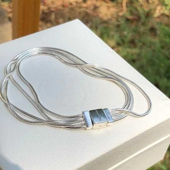 Гривна Пандора|Pandora