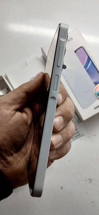 SAMSUNG  A15  6/128 сотилади.