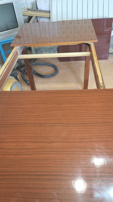 Стол полированный