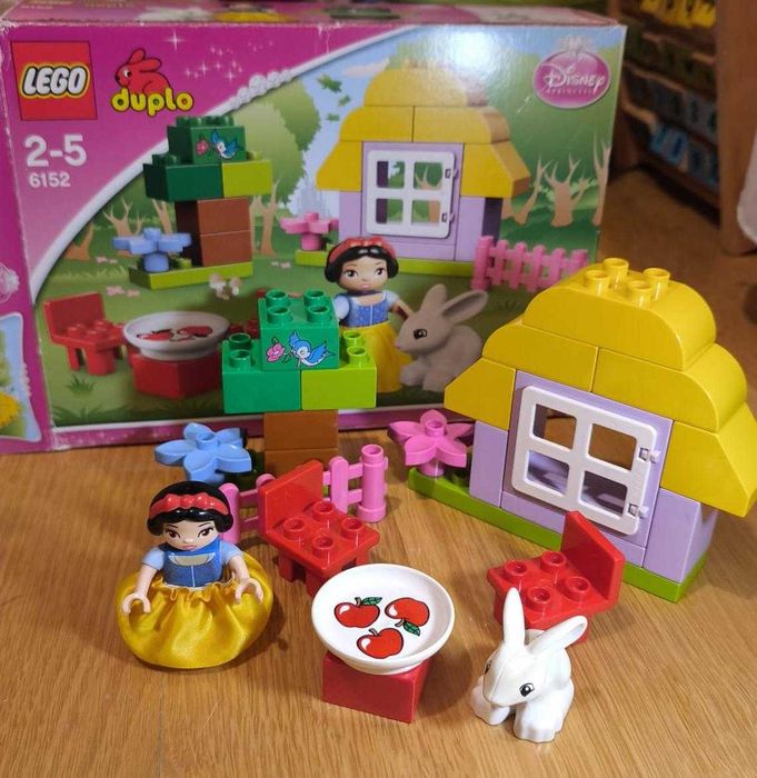 LEGO DUPLO Disney 6152 - Casuta Albei ca Zapada