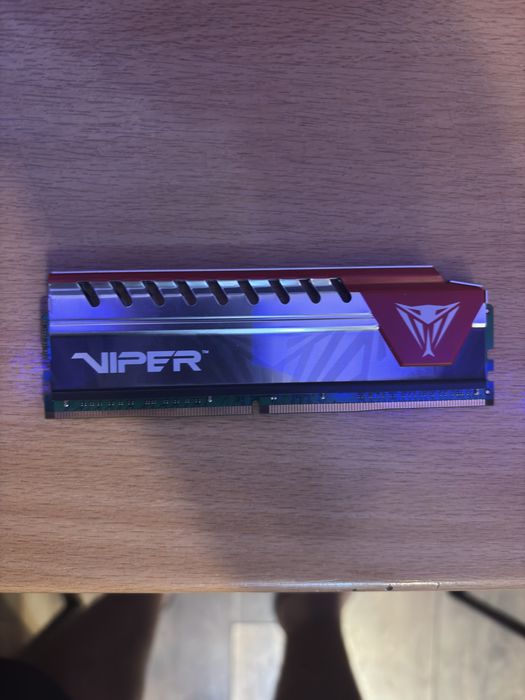 Vand ram  Patriot Viper 16gb 2400mhz