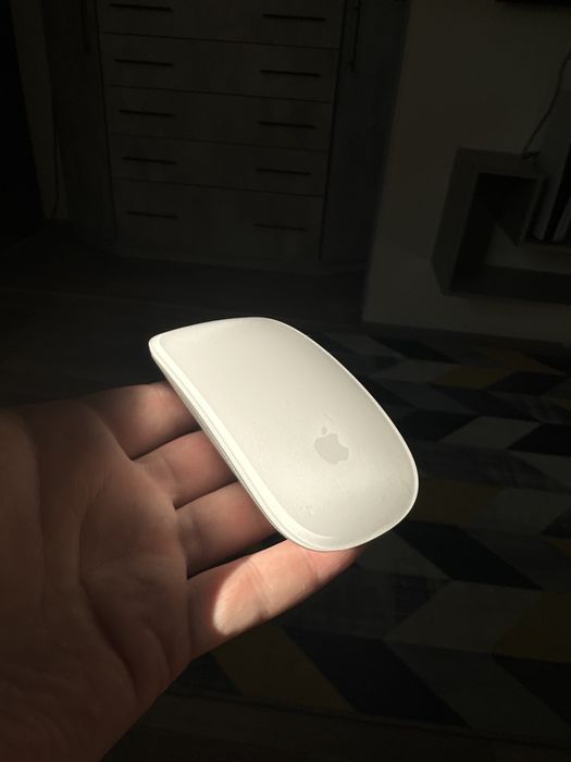Продам apple magic mouse 2