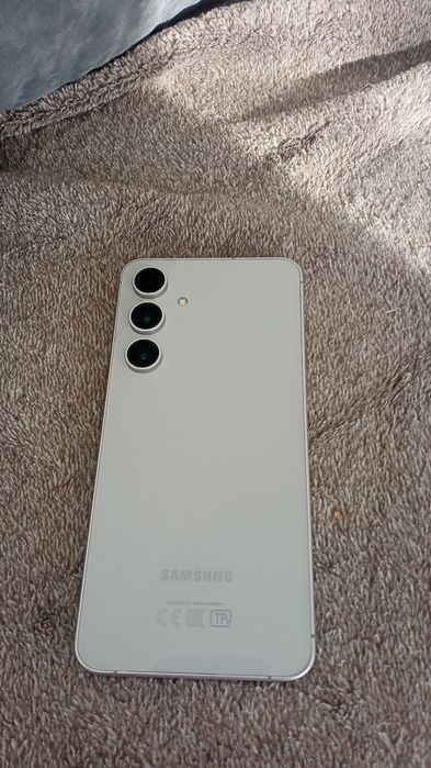 Продам телефон Samsung s24 fe