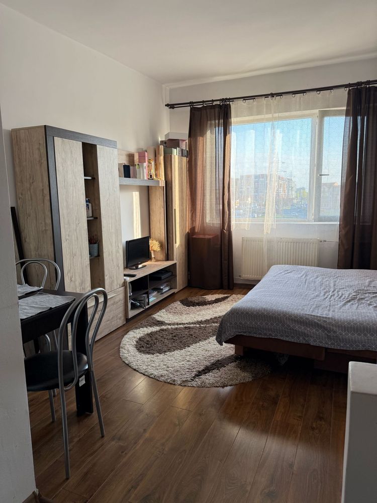 Inchiriez garsoniera str.Poienitei ,Oradea