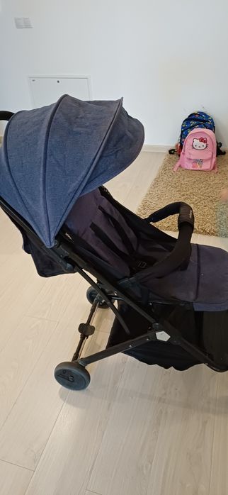 Carucior tip troler foarte ușor