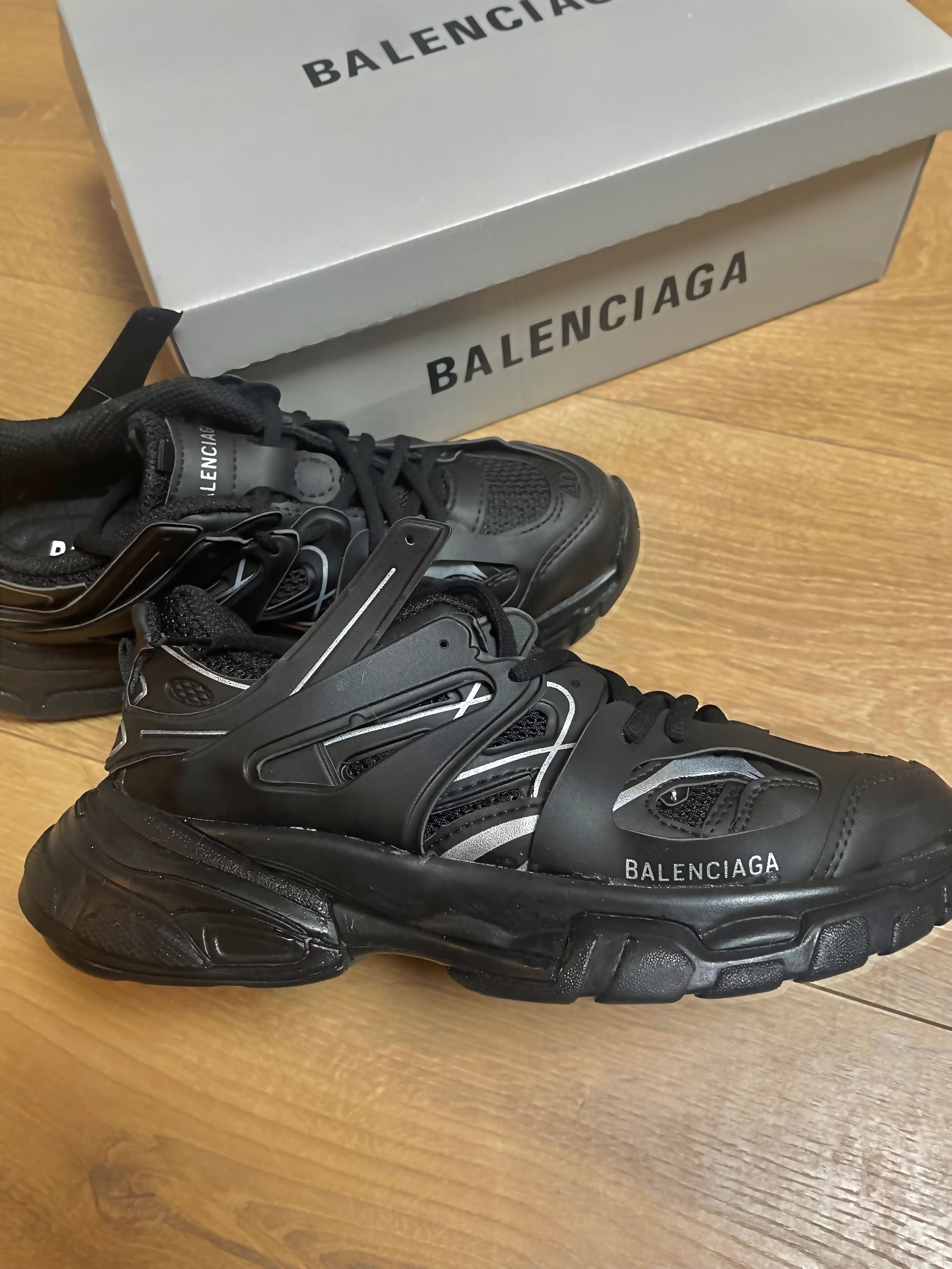 Черни Баленсиаги(Black Balenciaga)
