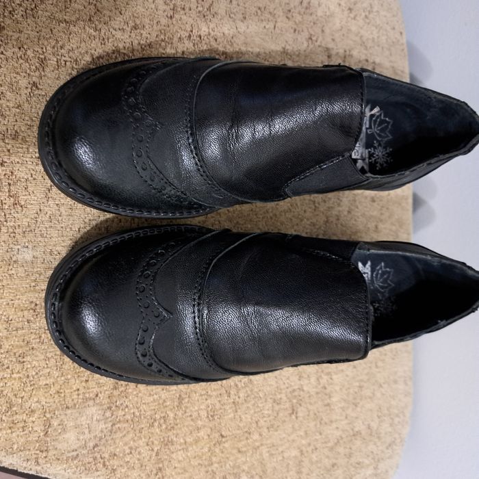 Vând pantofi femei Marila