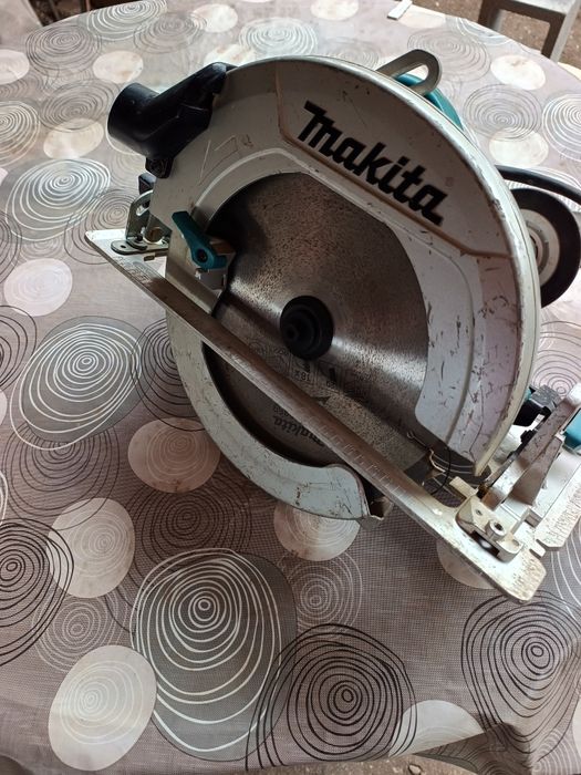 Makita HS 0600 ръчен циркуляр