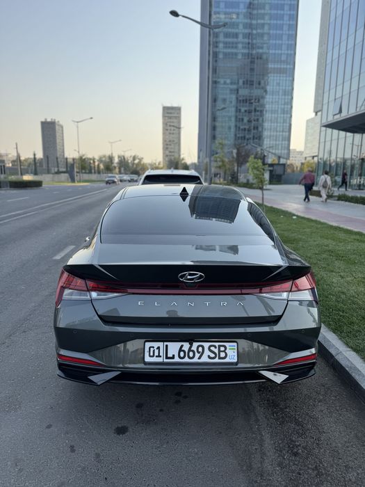 Hyundai Elantra sotiladi