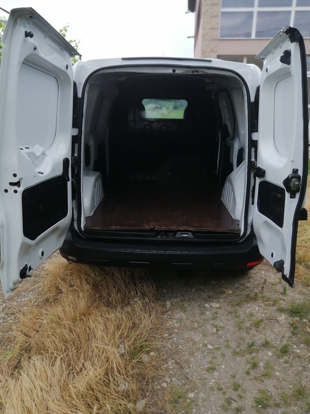 Vand Dacia dokker