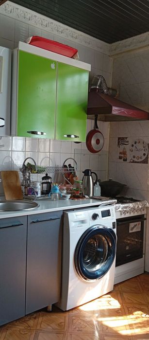 Kvartira sotiladi 3 honalik