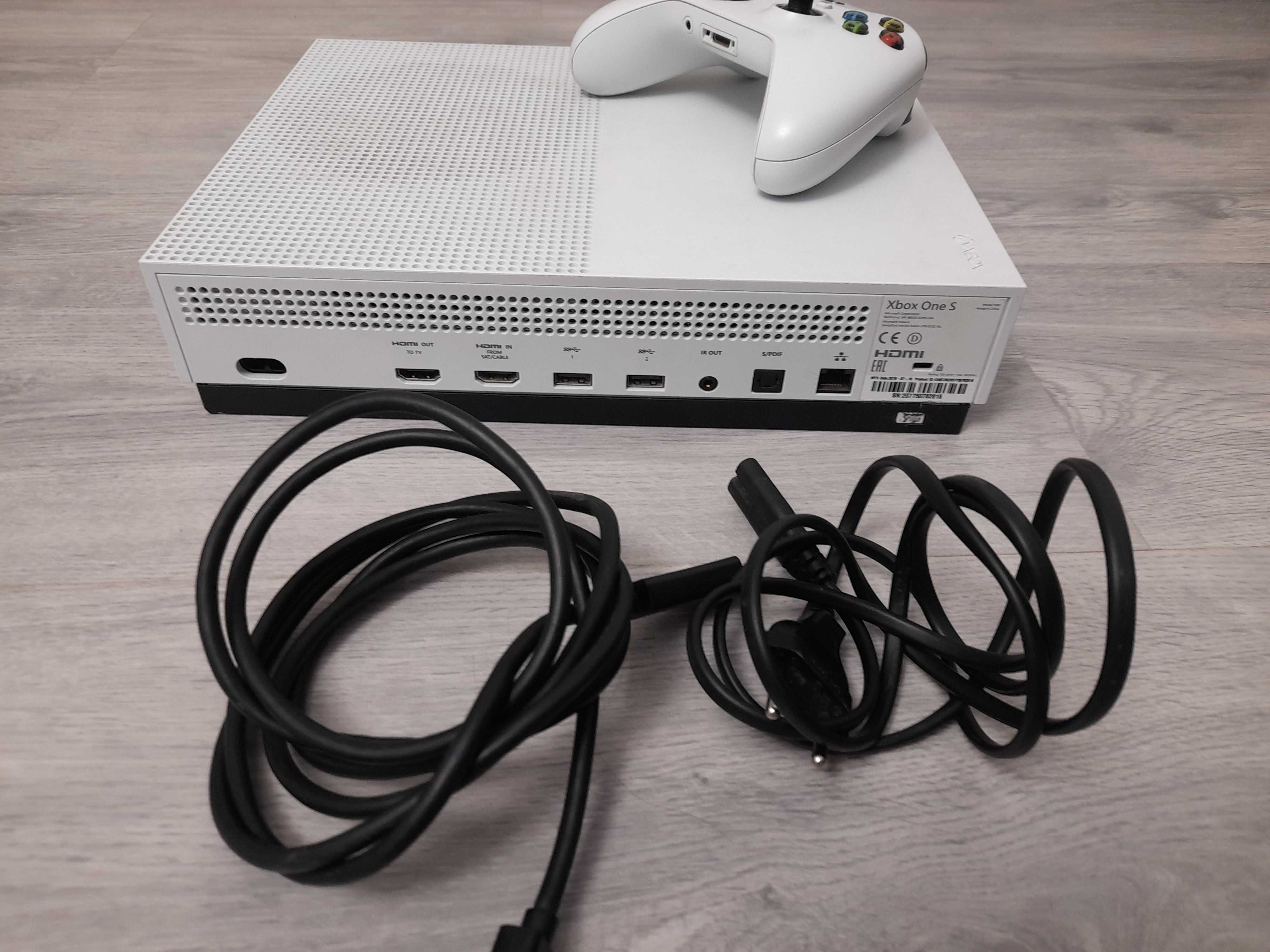 Xbox one S 1TB +Controller