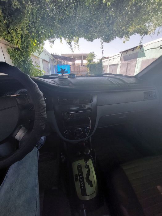 Продаётся автомобиль Лассети 2009 год