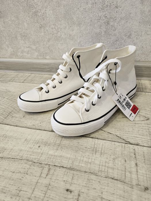 Новые белые кеды Converse