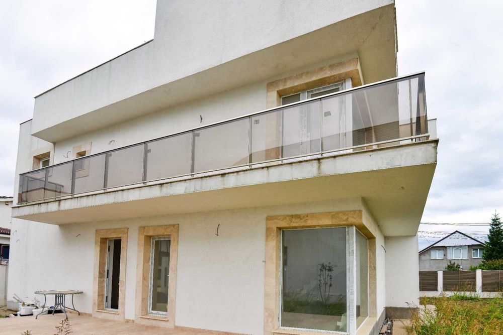 Casa spatioasa cu curte proprie- Navodari,Constanta