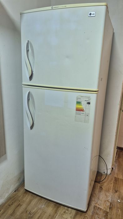 Продам холодильник в хорошем состояни и