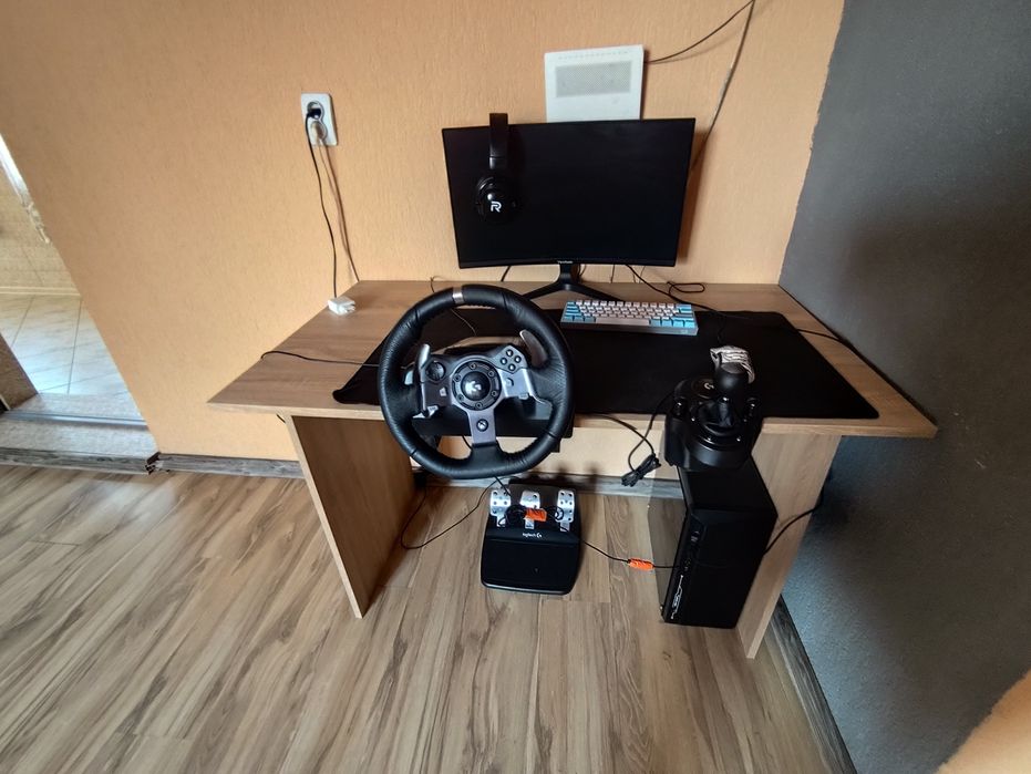 Vând volan Logitech 920