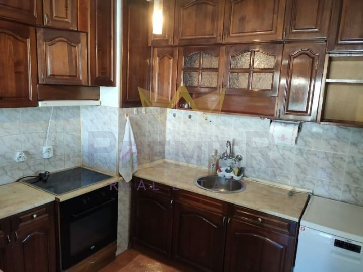 Продава се Четиристаен апартамент в София, Дружба 2 - 110 кв.м за 2171 €/кв.м - Снимка #1