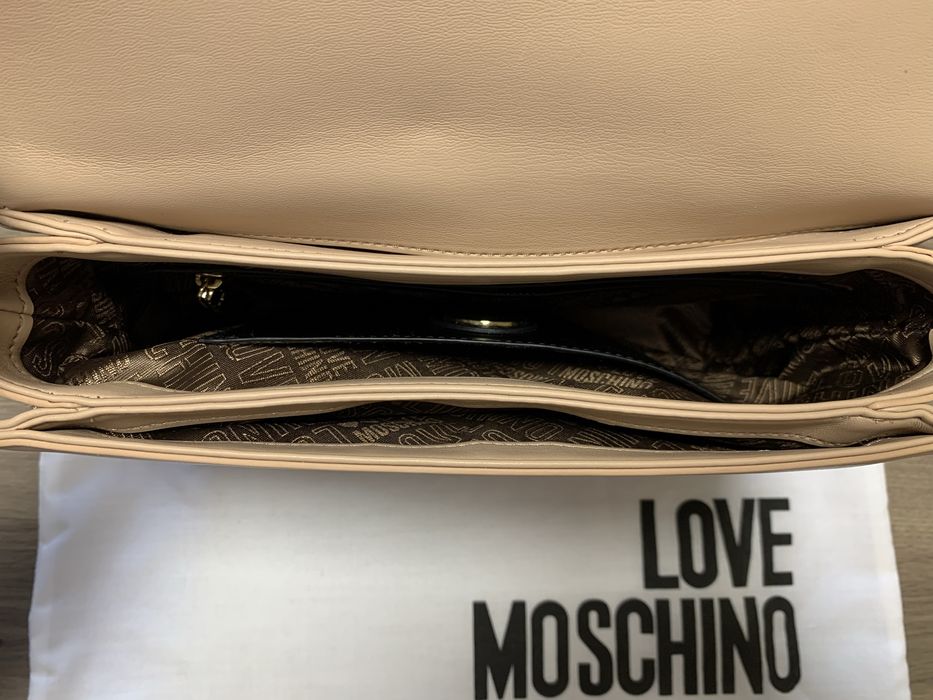 100% Оригинална дамска чанта Love Moschino