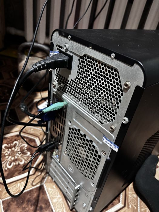 Продаю компьютер Windows XS Работает отлично