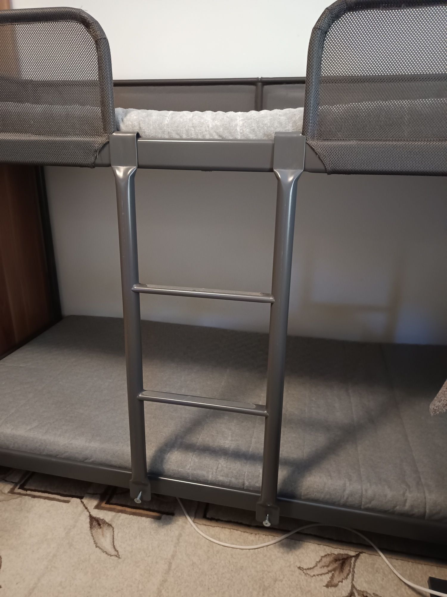 Pat suprapus metalic IKEA cu saltele incluse – stare foarte bună*