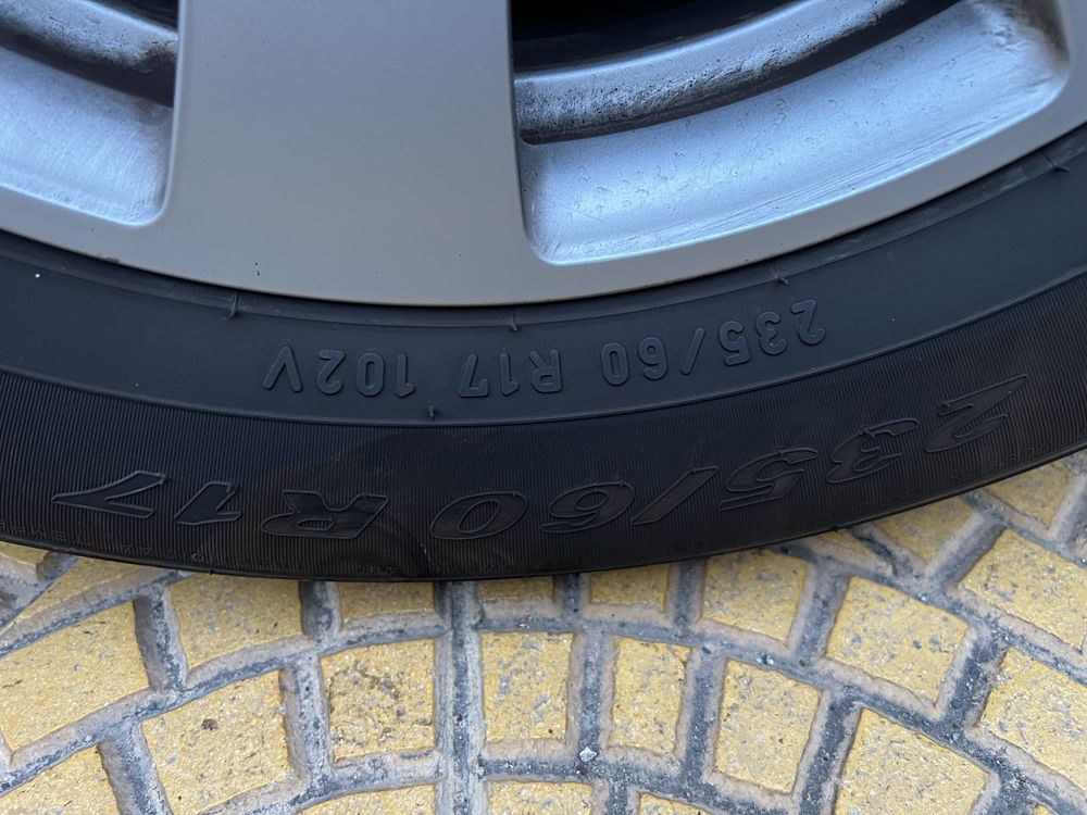 Bridgestone & Pirelli 235/60/17