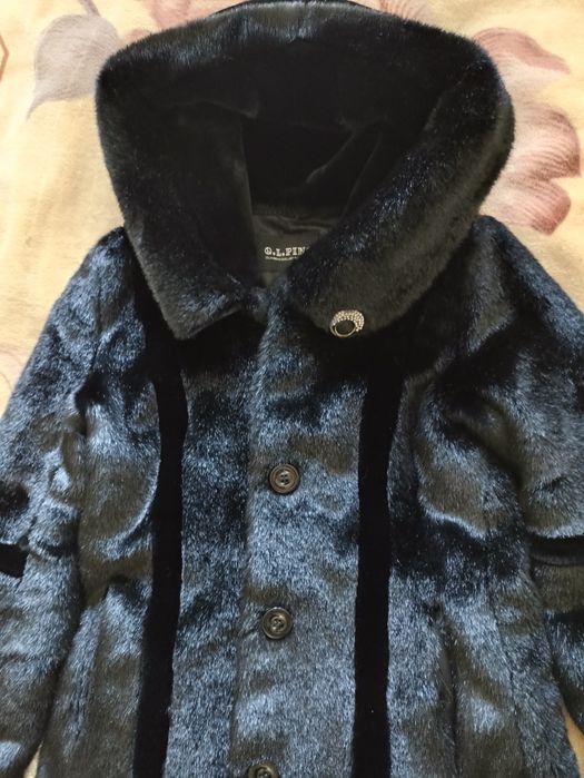 Продам женскую шубу