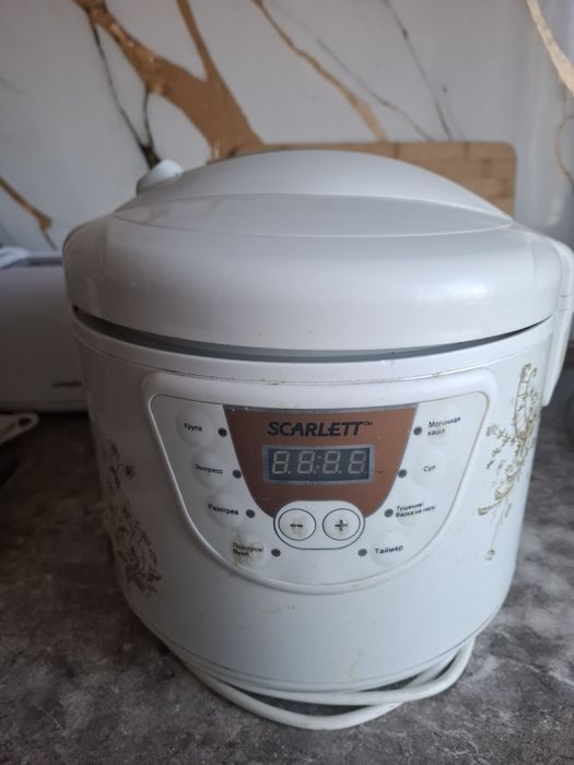 Продам мультиварку белую