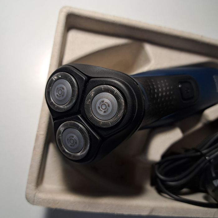 Aparat de ras / barbierit Philips , produsul este nou !