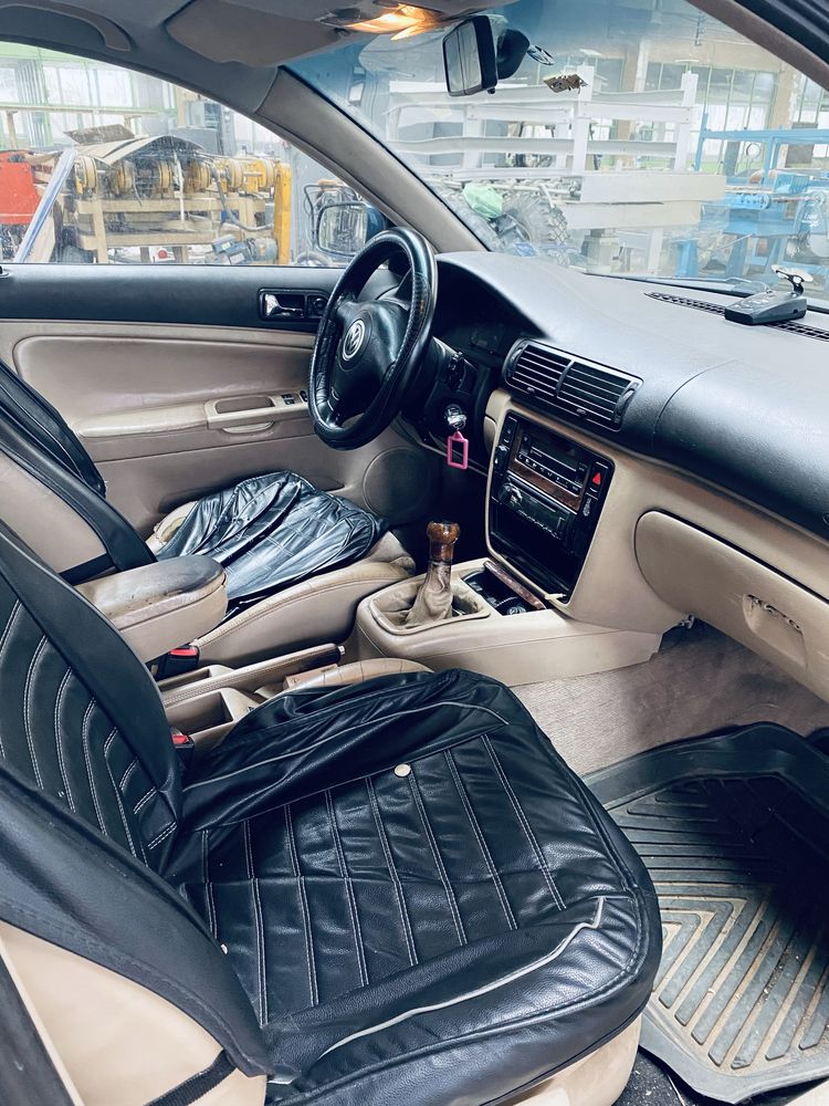 Volkswagen Passat 2.3 VR5