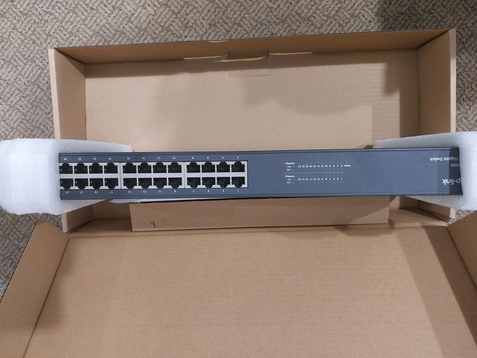 Switch TP-Link TL-SG1024, 24 port, 10/100/1000 Mbps