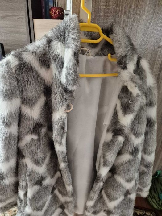 Blana sintetica alb cu gri