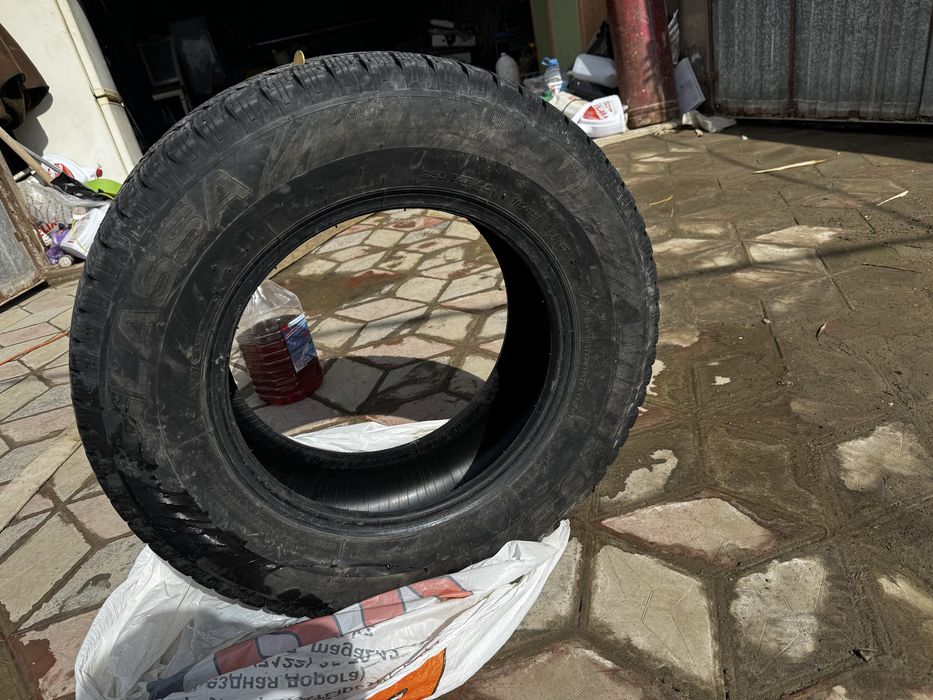 Шины 3 зимние и 1 летняя